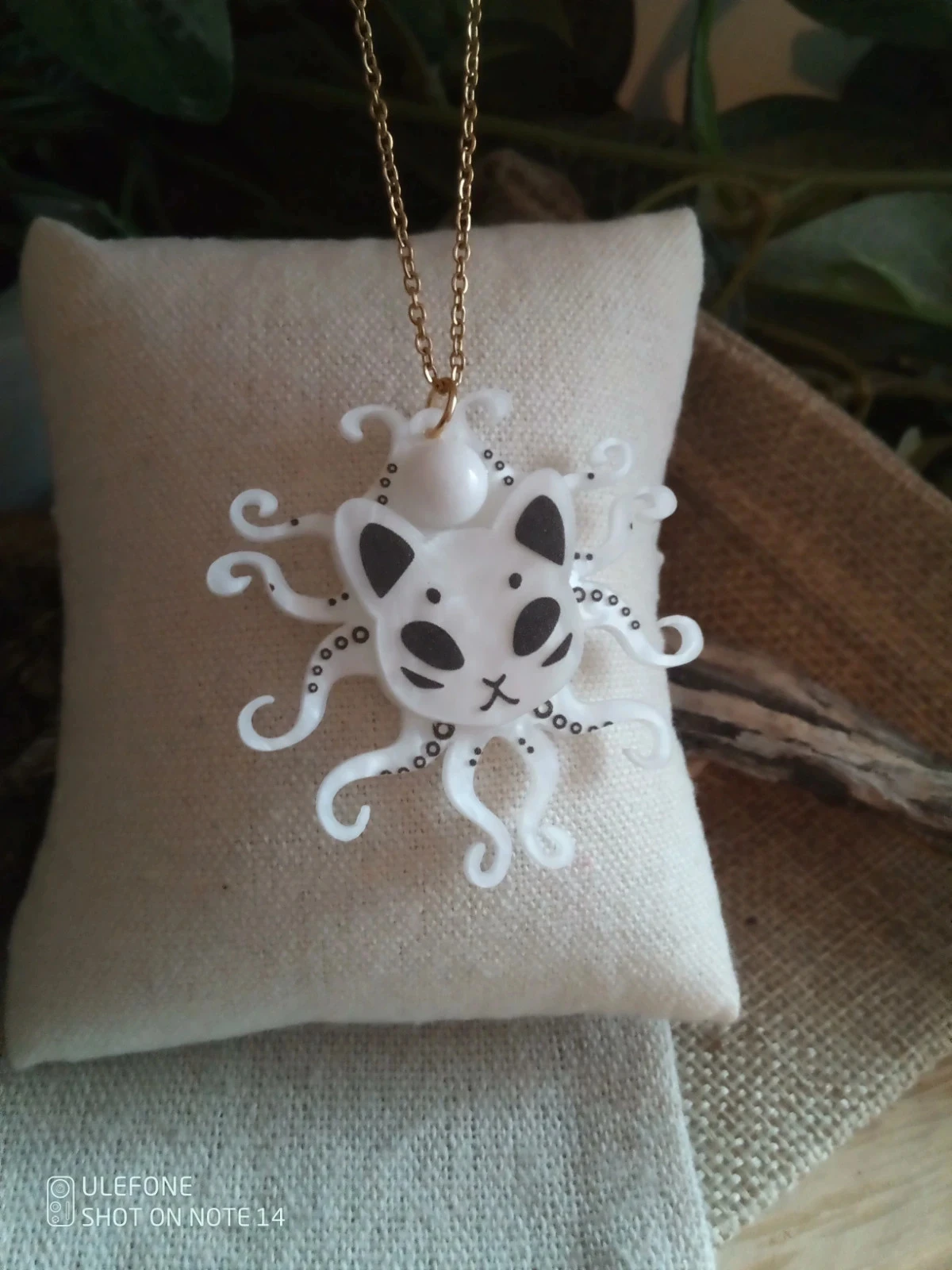 Collier chimère chat pieuvre et pierre de lune naturelle